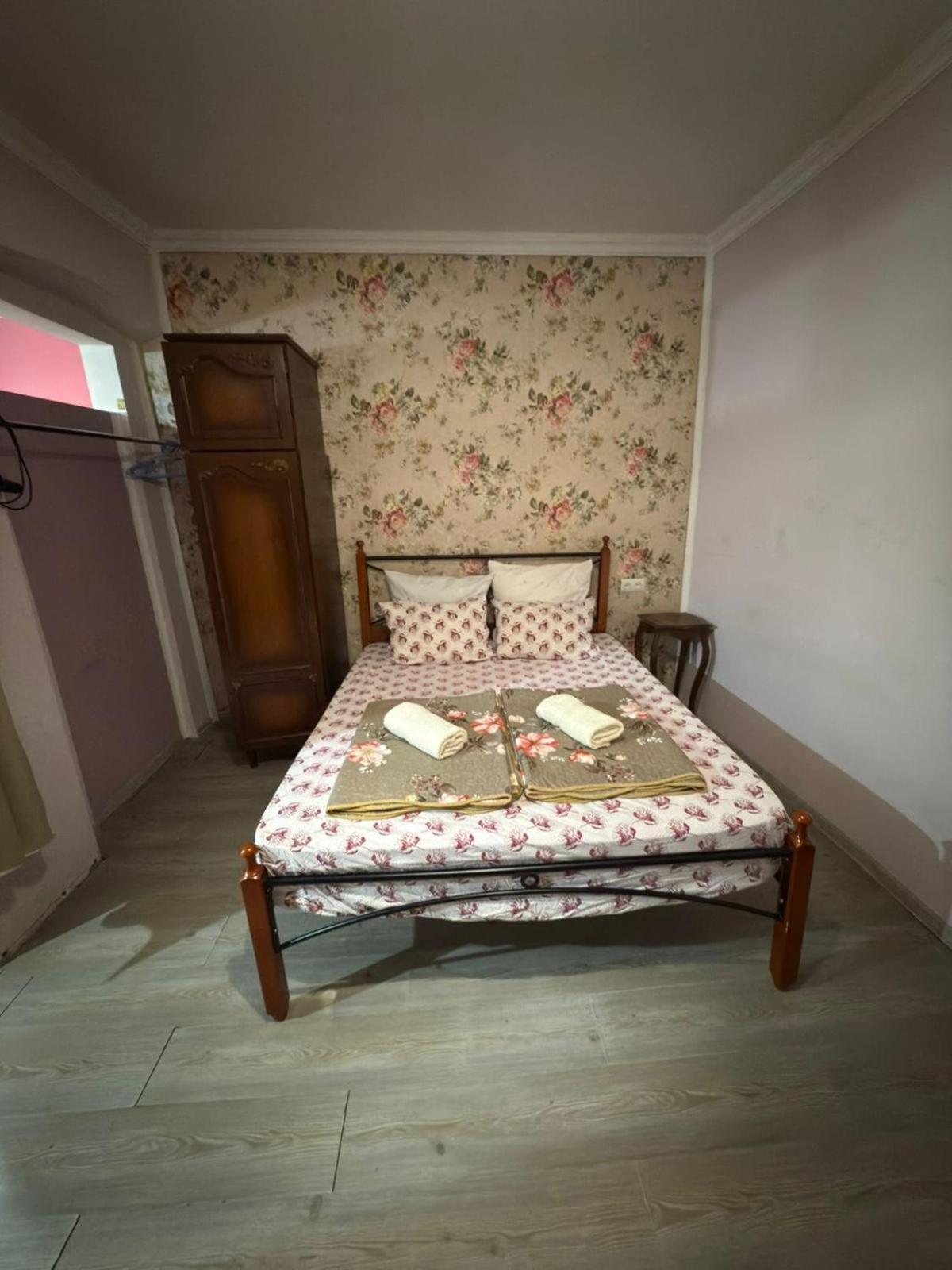 Guest House Nise Tbiliszi Kültér fotó