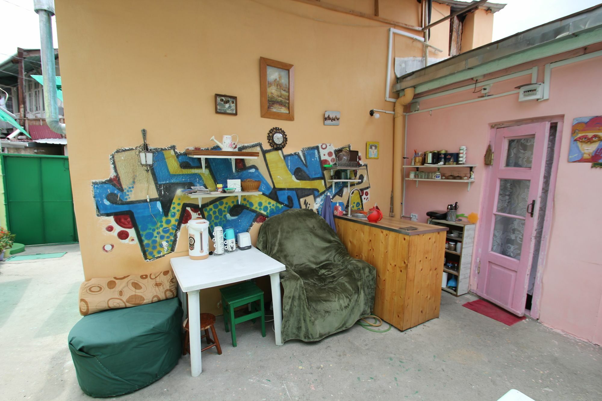 Guest House Nise Tbiliszi Kültér fotó